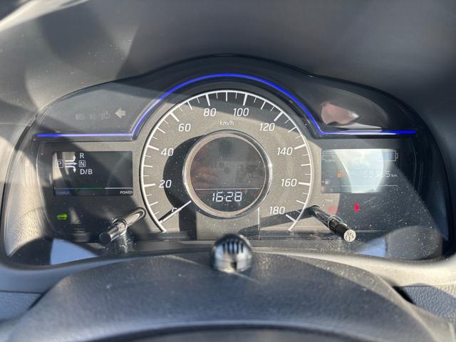 ノート ｅ－パワー　Ｘ　純正ナビ　フルセグＴＶ　ＣＤ／ＤＶＤ　Ｂｌｕｅｔｏｏｔｈ　ＳＤ　エマージェンシーブレーキ　車線逸脱警報　スマートキー　プッシュスタート　オートエアコン　ステアリングスイッチ　オートライト　ＥＴＣ（8枚目）