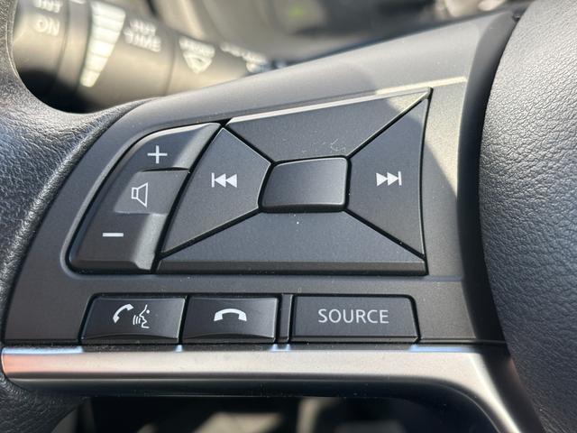 ノート ｅ－パワー　Ｘ　純正ナビ　フルセグＴＶ　ＣＤ／ＤＶＤ　Ｂｌｕｅｔｏｏｔｈ　ＳＤ　エマージェンシーブレーキ　車線逸脱警報　スマートキー　プッシュスタート　オートエアコン　ステアリングスイッチ　オートライト　ＥＴＣ（9枚目）