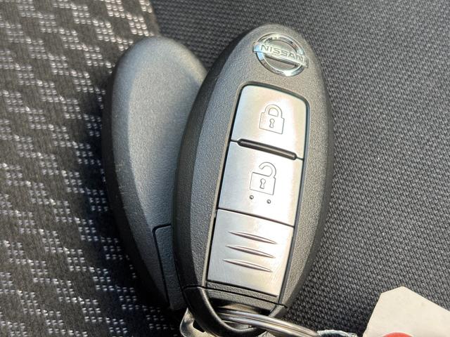ノート ｅ－パワー　Ｘ　純正ナビ　フルセグＴＶ　ＣＤ／ＤＶＤ　Ｂｌｕｅｔｏｏｔｈ　ＳＤ　エマージェンシーブレーキ　車線逸脱警報　スマートキー　プッシュスタート　オートエアコン　ステアリングスイッチ　オートライト　ＥＴＣ（15枚目）