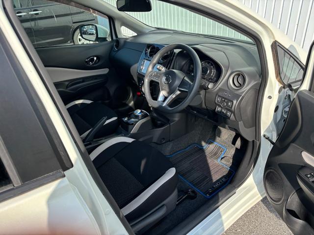 ノート ｅ－パワー　Ｘ　純正ナビ　フルセグＴＶ　ＣＤ／ＤＶＤ　Ｂｌｕｅｔｏｏｔｈ　ＳＤ　エマージェンシーブレーキ　車線逸脱警報　スマートキー　プッシュスタート　オートエアコン　ステアリングスイッチ　オートライト　ＥＴＣ（18枚目）
