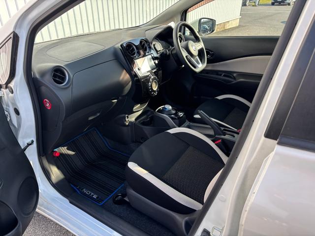 ノート ｅ－パワー　Ｘ　純正ナビ　フルセグＴＶ　ＣＤ／ＤＶＤ　Ｂｌｕｅｔｏｏｔｈ　ＳＤ　エマージェンシーブレーキ　車線逸脱警報　スマートキー　プッシュスタート　オートエアコン　ステアリングスイッチ　オートライト　ＥＴＣ（20枚目）