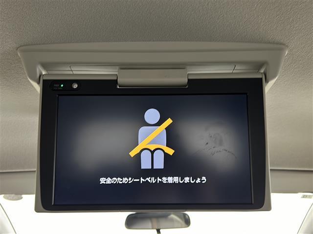 シエンタ ハイブリッドＧ　クエロ　衝突軽減ブレーキ　レーンキープアシスト　オートハイビーム　ナビ　フルセグ　フリップダウンモニター　パノラマミックビュ－モニター　ハンドルヒーター　クルコン　スマートキー　プッシュスタート　ＨＤＭＩ接続（7枚目）