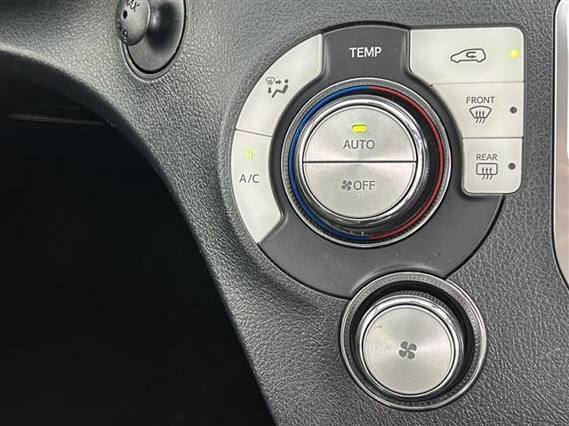 シエンタ ハイブリッドＧ　クエロ　衝突軽減ブレーキ　レーンキープアシスト　オートハイビーム　ナビ　フルセグ　フリップダウンモニター　パノラマミックビュ－モニター　ハンドルヒーター　クルコン　スマートキー　プッシュスタート　ＨＤＭＩ接続（34枚目）