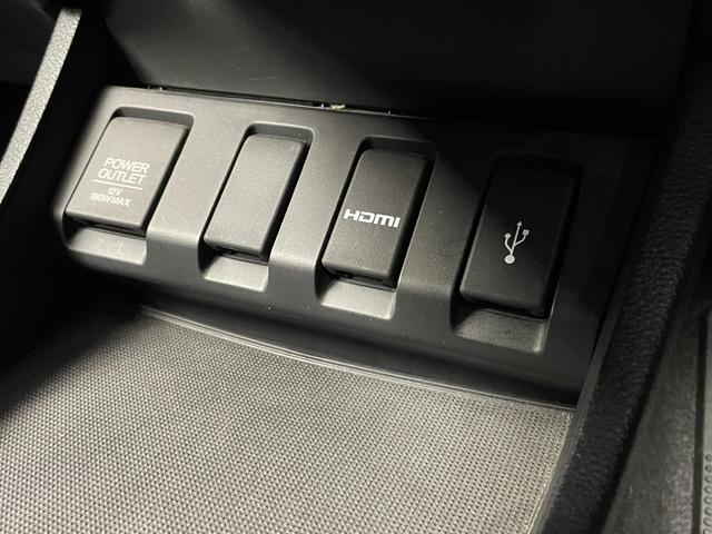 ヴェゼル ハイブリッドＲＳ・ホンダセンシング　純正ナビ　衝突軽減　フルセグ　ＥＴＣ　半革　ＬＥＤ　バックカメラ　レーンキープアシスト　シートヒーター　レーダークルーズコントロール　フォグランプ　プッシュスタート　スマートキー　純正アルミホイール（15枚目）