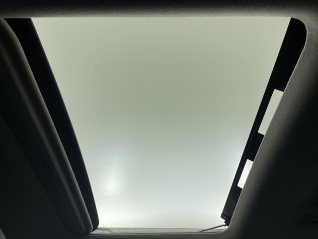 エルグランド ２５０ハイウェイスターＳ　純正ナビ　サンルーフ　レーダークルーズコントロール　両側パワースライドドア　純正ドライブレコーダー　エマージェンシーブレーキ　全方位　ＬＥＤオートライト　ＢＳＭ　ハーフレザー　純正１８インチアルミ（8枚目）