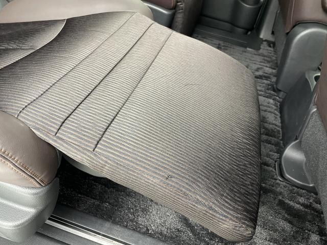 エルグランド ２５０ハイウェイスターＳ　純正ナビ　サンルーフ　レーダークルーズコントロール　両側パワースライドドア　純正ドライブレコーダー　エマージェンシーブレーキ　全方位　ＬＥＤオートライト　ＢＳＭ　ハーフレザー　純正１８インチアルミ（11枚目）