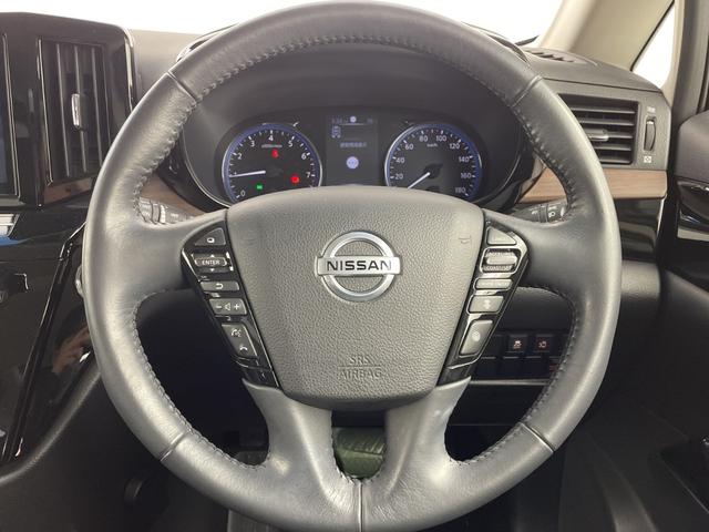 エルグランド ２５０ハイウェイスターＳ　純正ナビ　サンルーフ　レーダークルーズコントロール　両側パワースライドドア　純正ドライブレコーダー　エマージェンシーブレーキ　全方位　ＬＥＤオートライト　ＢＳＭ　ハーフレザー　純正１８インチアルミ（12枚目）