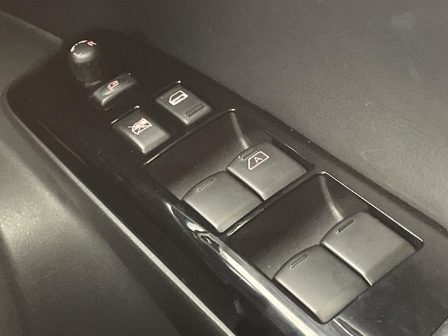 エルグランド ２５０ハイウェイスターＳ　純正ナビ　サンルーフ　レーダークルーズコントロール　両側パワースライドドア　純正ドライブレコーダー　エマージェンシーブレーキ　全方位　ＬＥＤオートライト　ＢＳＭ　ハーフレザー　純正１８インチアルミ（23枚目）