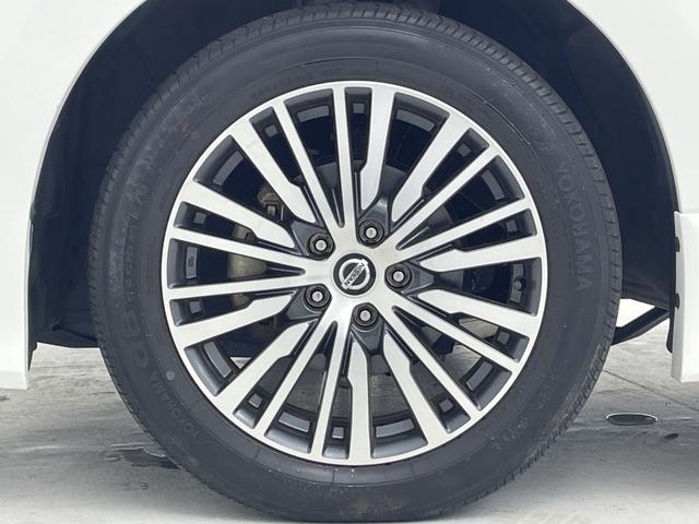 エルグランド ２５０ハイウェイスターＳ　純正ナビ　サンルーフ　レーダークルーズコントロール　両側パワースライドドア　純正ドライブレコーダー　エマージェンシーブレーキ　全方位　ＬＥＤオートライト　ＢＳＭ　ハーフレザー　純正１８インチアルミ（76枚目）