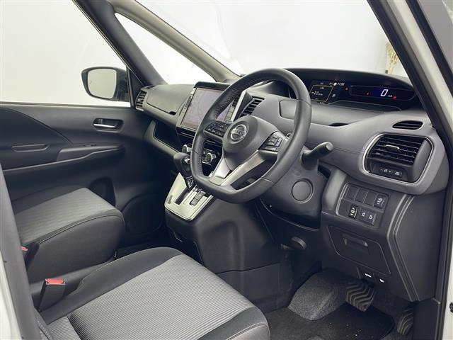 セレナ ハイウェイスターＶ　純正１０インチＳＤナビ　フルセグ　ビルトインＥＴＣ　バックカメラ　プロパイロット　エマージェンシーブレーキ　レーンキープ　ブラインドスポットモニター　両側パワースライドドア　オートハイビーム　ＬＥＤ（8枚目）
