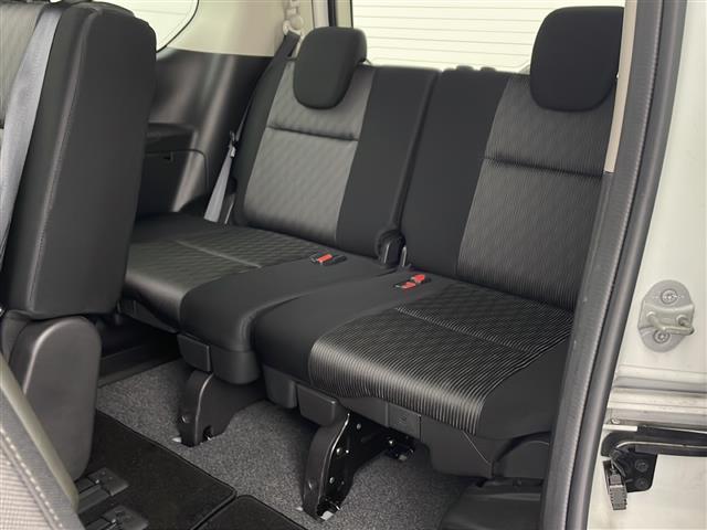 セレナ ハイウェイスターＶ　純正１０インチＳＤナビ　フルセグ　ビルトインＥＴＣ　バックカメラ　プロパイロット　エマージェンシーブレーキ　レーンキープ　ブラインドスポットモニター　両側パワースライドドア　オートハイビーム　ＬＥＤ（17枚目）