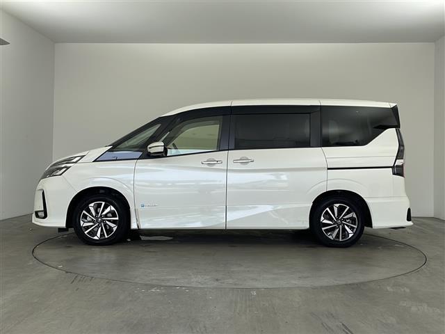 セレナ ｅ－パワー　ハイウェイスターＶ　純正１０インチＳＤナビ　フルセグ　バックカメラ　ビルトインＥＴＣ　プロパイロット　レーダークルーズコントロール　レーンキープ　エマージェンシーブレーキ　シートヒーター　両側パワースライドドア　ＢＳＭ（7枚目）