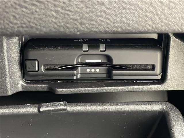 セレナ ｅ－パワー　ハイウェイスターＶ　純正１０インチＳＤナビ　フルセグ　バックカメラ　ビルトインＥＴＣ　プロパイロット　レーダークルーズコントロール　レーンキープ　エマージェンシーブレーキ　シートヒーター　両側パワースライドドア　ＢＳＭ（33枚目）