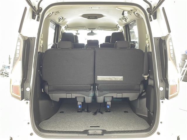 セレナ ハイウェイスターＶ　純正ナビ　Ｂｌｕｅｔｏｏｔｈ接続　アラウンドビューモニター　タッチフリースライドドア　前後ドライブレコーダー　プロパイロット　パーキングアシスト　オートマチックハイビーム　コーナーセンサー　ＬＥＤ（18枚目）
