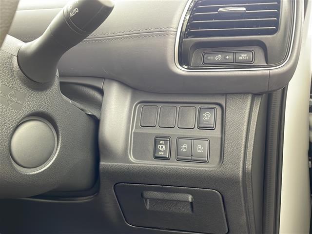 セレナ ハイウェイスターＶ　純正ナビ　Ｂｌｕｅｔｏｏｔｈ接続　アラウンドビューモニター　タッチフリースライドドア　前後ドライブレコーダー　プロパイロット　パーキングアシスト　オートマチックハイビーム　コーナーセンサー　ＬＥＤ（33枚目）