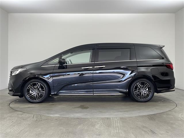 オデッセイハイブリッド ｅ：ＨＥＶアブソルート・ＥＸ　純正９型ナビ・ホンダセンシング・全方位カメラ・ビルトインＥＴＣ２．０・前後ドラレコ・両側電動ドア・パワーバックドア・ブラインドスポットモニター・ＬＥＤオートライト・革シート・シートヒーター・純正アルミ（4枚目）