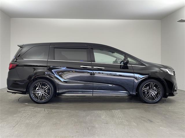 オデッセイハイブリッド ｅ：ＨＥＶアブソルート・ＥＸ　純正９型ナビ・ホンダセンシング・全方位カメラ・ビルトインＥＴＣ２．０・前後ドラレコ・両側電動ドア・パワーバックドア・ブラインドスポットモニター・ＬＥＤオートライト・革シート・シートヒーター・純正アルミ（7枚目）