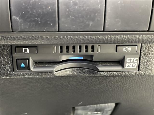 カローラスポーツ Ｇ　Ｚ　純正ナビ　ＴＶ　バックカメラ　ＥＴＣ２．０　プリクラッシュセーフティ　レーダークルーズコントロール　クリアランスソナー　ブラインドスポットモニター　ＴＲＤエアロ　ＨＫＳマフラー　ｔａｎａｂｅローダウン（30枚目）