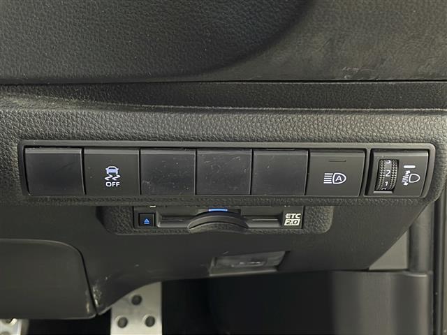 カローラスポーツ Ｇ　Ｚ　純正ナビ　ＴＶ　バックカメラ　ＥＴＣ２．０　プリクラッシュセーフティ　レーダークルーズコントロール　クリアランスソナー　ブラインドスポットモニター　ＴＲＤエアロ　ＨＫＳマフラー　ｔａｎａｂｅローダウン（31枚目）