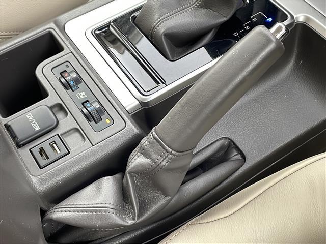 ランドクルーザープラド ＴＸ　Ｌパッケージ　４ＷＤ　純正ナビ　トヨタセーフティセンス　パノラミックビューモニター　バックカメラ　サンルーフ　テレビキャンセラー　ドライブレコーダー　パワーシート　シートヒーター　ベンチレーション　レザーシート（25枚目）