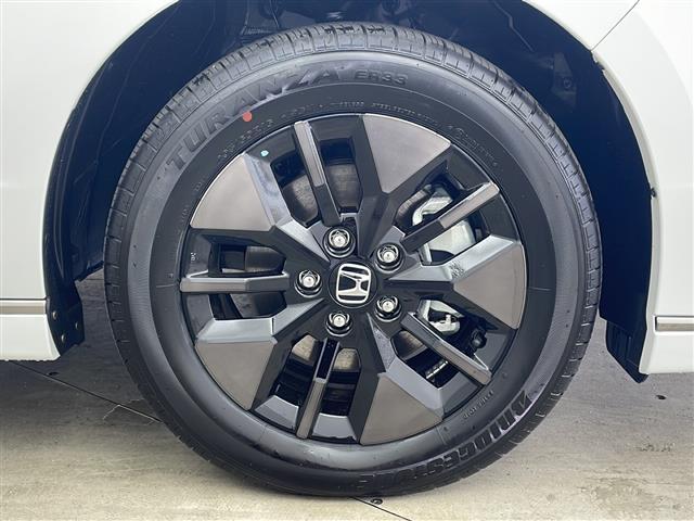ステップワゴン ｅ：ＨＥＶスパーダ　・登録済未使用車・純正１１．４インチナビ（ＣＤ／ＤＶＤ／ＴＶ／ＢＴ／ＳＤ）・純正１５．６インチフリップダウンモニター・両側パワースライドドア・衝突軽減ブレーキ（ＣＭＢＳ）・先行車発進お知らせ（8枚目）