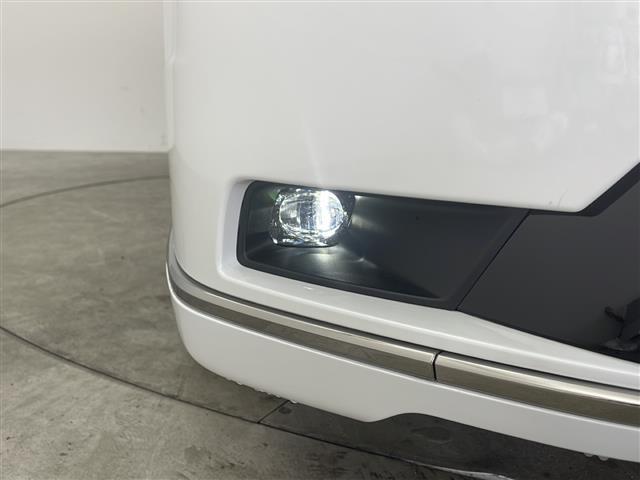 ステップワゴン ｅ：ＨＥＶスパーダ　・登録済未使用車・純正１１．４インチナビ（ＣＤ／ＤＶＤ／ＴＶ／ＢＴ／ＳＤ）・純正１５．６インチフリップダウンモニター・両側パワースライドドア・衝突軽減ブレーキ（ＣＭＢＳ）・先行車発進お知らせ（39枚目）