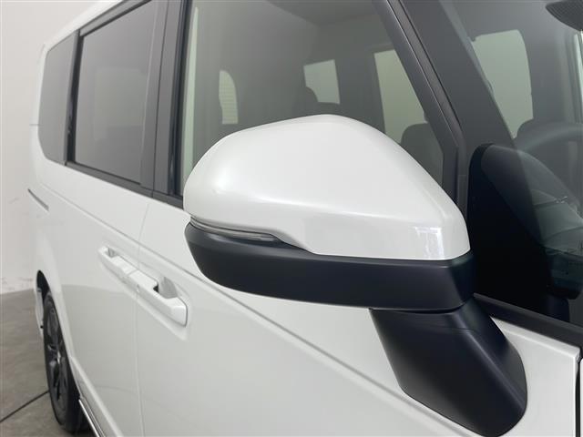 ステップワゴン ｅ：ＨＥＶスパーダ　・登録済未使用車・純正１１．４インチナビ（ＣＤ／ＤＶＤ／ＴＶ／ＢＴ／ＳＤ）・純正１５．６インチフリップダウンモニター・両側パワースライドドア・衝突軽減ブレーキ（ＣＭＢＳ）・先行車発進お知らせ（41枚目）