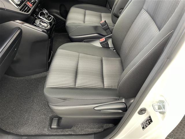 ヴォクシー ハイブリッドＺＳ　純正９インチナビ＆ＴＶ＆ＣＤ＆ＢＴ　バックカメラ　パワースライドドア　トヨタセーフティセンス　ビルトインＥＴＣ　クルーズコントロール　スマートキー　シートヒーター　オートマチックハイビーム（17枚目）