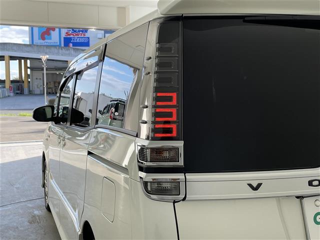 ヴォクシー ハイブリッドＺＳ　純正９インチナビ＆ＴＶ＆ＣＤ＆ＢＴ　バックカメラ　パワースライドドア　トヨタセーフティセンス　ビルトインＥＴＣ　クルーズコントロール　スマートキー　シートヒーター　オートマチックハイビーム（39枚目）