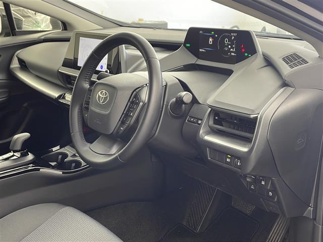 プリウス Ｕ　純正ディスプレイオーディオ　フルセグＴＶ　Ｔｏｙｏｔａ　Ｓａｆｅｔｙ　Ｓｅｎｓｅ　パノラミックビューモニター　ブラインドスポットモニター　ＬＥＤオートライト　ＡＣ１００Ｖ充電　ビルトインＥＴＣ２．０（8枚目）