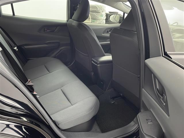 プリウス Ｕ　純正ディスプレイオーディオ　フルセグＴＶ　Ｔｏｙｏｔａ　Ｓａｆｅｔｙ　Ｓｅｎｓｅ　パノラミックビューモニター　ブラインドスポットモニター　ＬＥＤオートライト　ＡＣ１００Ｖ充電　ビルトインＥＴＣ２．０（10枚目）