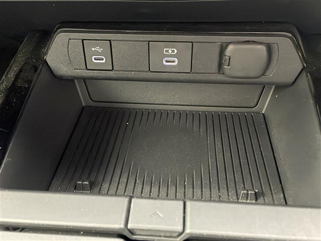 プリウス Ｕ　純正ディスプレイオーディオ　フルセグＴＶ　Ｔｏｙｏｔａ　Ｓａｆｅｔｙ　Ｓｅｎｓｅ　パノラミックビューモニター　ブラインドスポットモニター　ＬＥＤオートライト　ＡＣ１００Ｖ充電　ビルトインＥＴＣ２．０（32枚目）