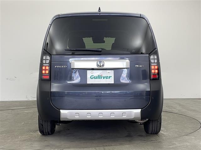 フリード ｅ：ＨＥＶクロスター　純正ナビ　バックカメラ　Ｈｏｎｄａ　ＳＥＮＳＩＮＧ　ブラインドスポットモニター　両側パワースライドドア　電動パーキングブレーキ　ＢＲＳＫＥ　ＨＯＬＤ　ＬＥＤヘッドライト　純正アルミホイールタイヤ（5枚目）