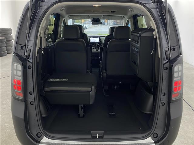 フリード ｅ：ＨＥＶクロスター　純正ナビ　バックカメラ　Ｈｏｎｄａ　ＳＥＮＳＩＮＧ　ブラインドスポットモニター　両側パワースライドドア　電動パーキングブレーキ　ＢＲＳＫＥ　ＨＯＬＤ　ＬＥＤヘッドライト　純正アルミホイールタイヤ（21枚目）