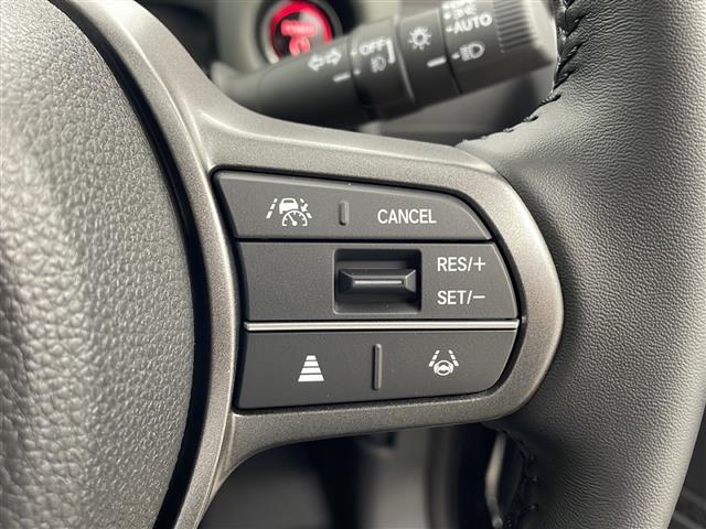 フリード ｅ：ＨＥＶクロスター　純正ナビ　バックカメラ　Ｈｏｎｄａ　ＳＥＮＳＩＮＧ　ブラインドスポットモニター　両側パワースライドドア　電動パーキングブレーキ　ＢＲＳＫＥ　ＨＯＬＤ　ＬＥＤヘッドライト　純正アルミホイールタイヤ（25枚目）