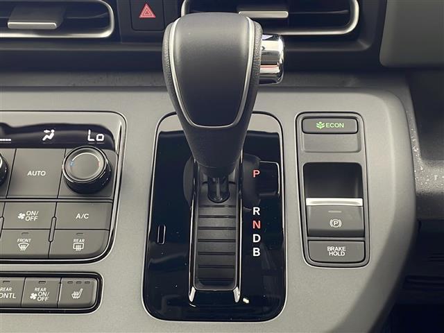 フリード ｅ：ＨＥＶクロスター　純正ナビ　バックカメラ　Ｈｏｎｄａ　ＳＥＮＳＩＮＧ　ブラインドスポットモニター　両側パワースライドドア　電動パーキングブレーキ　ＢＲＳＫＥ　ＨＯＬＤ　ＬＥＤヘッドライト　純正アルミホイールタイヤ（34枚目）
