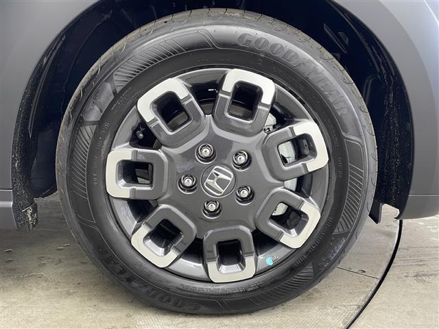 フリード ｅ：ＨＥＶクロスター　純正ナビ　バックカメラ　Ｈｏｎｄａ　ＳＥＮＳＩＮＧ　ブラインドスポットモニター　両側パワースライドドア　電動パーキングブレーキ　ＢＲＳＫＥ　ＨＯＬＤ　ＬＥＤヘッドライト　純正アルミホイールタイヤ（41枚目）
