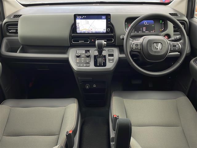 フリード ｅ：ＨＥＶクロスター　純正ナビ　バックカメラ　Ｈｏｎｄａ　ＳＥＮＳＩＮＧ　ブラインドスポットモニター　両側パワースライドドア　電動パーキングブレーキ　ＢＲＳＫＥ　ＨＯＬＤ　ＬＥＤヘッドライト　純正アルミホイールタイヤ（42枚目）