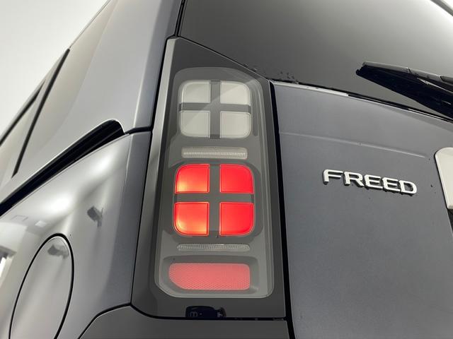 フリード ｅ：ＨＥＶクロスター　純正ナビ　バックカメラ　Ｈｏｎｄａ　ＳＥＮＳＩＮＧ　ブラインドスポットモニター　両側パワースライドドア　電動パーキングブレーキ　ＢＲＳＫＥ　ＨＯＬＤ　ＬＥＤヘッドライト　純正アルミホイールタイヤ（46枚目）