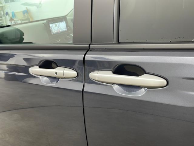 フリード ｅ：ＨＥＶクロスター　純正ナビ　バックカメラ　Ｈｏｎｄａ　ＳＥＮＳＩＮＧ　ブラインドスポットモニター　両側パワースライドドア　電動パーキングブレーキ　ＢＲＳＫＥ　ＨＯＬＤ　ＬＥＤヘッドライト　純正アルミホイールタイヤ（51枚目）