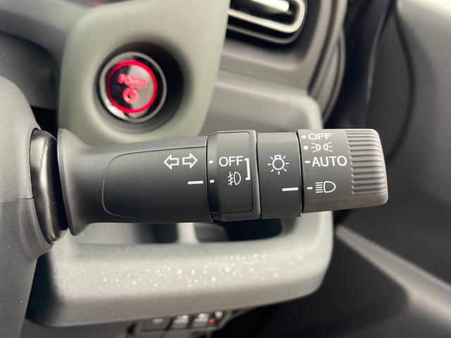 フリード ｅ：ＨＥＶクロスター　純正ナビ　バックカメラ　Ｈｏｎｄａ　ＳＥＮＳＩＮＧ　ブラインドスポットモニター　両側パワースライドドア　電動パーキングブレーキ　ＢＲＳＫＥ　ＨＯＬＤ　ＬＥＤヘッドライト　純正アルミホイールタイヤ（63枚目）