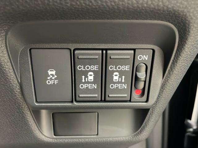フリード ｅ：ＨＥＶクロスター　純正ナビ　バックカメラ　Ｈｏｎｄａ　ＳＥＮＳＩＮＧ　ブラインドスポットモニター　両側パワースライドドア　電動パーキングブレーキ　ＢＲＳＫＥ　ＨＯＬＤ　ＬＥＤヘッドライト　純正アルミホイールタイヤ（64枚目）