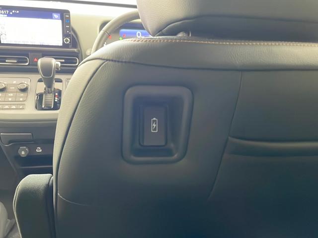 フリード ｅ：ＨＥＶクロスター　純正ナビ　バックカメラ　Ｈｏｎｄａ　ＳＥＮＳＩＮＧ　ブラインドスポットモニター　両側パワースライドドア　電動パーキングブレーキ　ＢＲＳＫＥ　ＨＯＬＤ　ＬＥＤヘッドライト　純正アルミホイールタイヤ（67枚目）