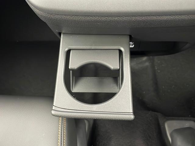 フリード ｅ：ＨＥＶクロスター　純正ナビ　バックカメラ　Ｈｏｎｄａ　ＳＥＮＳＩＮＧ　ブラインドスポットモニター　両側パワースライドドア　電動パーキングブレーキ　ＢＲＳＫＥ　ＨＯＬＤ　ＬＥＤヘッドライト　純正アルミホイールタイヤ（73枚目）
