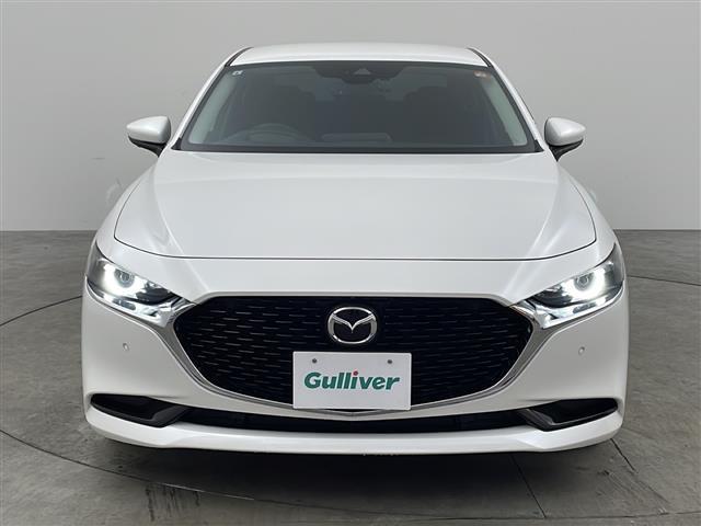 MAZDA3セダン XDプロアクティブ ツーリングセレクション 純正ナビ 全方位カメラ 衝突軽減ブレーキ レーダークルーズコントロール レーンキープアシスト パーキングセンサー パワーバックドア ヘッドアップディスプレイ ステアリングヒーター 純正ドラレコ ETC(4枚目)