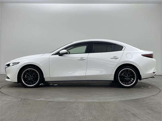 MAZDA3セダン XDプロアクティブ ツーリングセレクション 純正ナビ 全方位カメラ 衝突軽減ブレーキ レーダークルーズコントロール レーンキープアシスト パーキングセンサー パワーバックドア ヘッドアップディスプレイ ステアリングヒーター 純正ドラレコ ETC(7枚目)