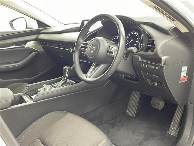 MAZDA3セダン XDプロアクティブ ツーリングセレクション 純正ナビ 全方位カメラ 衝突軽減ブレーキ レーダークルーズコントロール レーンキープアシスト パーキングセンサー パワーバックドア ヘッドアップディスプレイ ステアリングヒーター 純正ドラレコ ETC(8枚目)