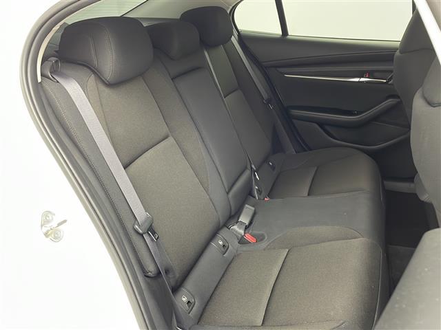 MAZDA3セダン XDプロアクティブ ツーリングセレクション 純正ナビ 全方位カメラ 衝突軽減ブレーキ レーダークルーズコントロール レーンキープアシスト パーキングセンサー パワーバックドア ヘッドアップディスプレイ ステアリングヒーター 純正ドラレコ ETC(11枚目)