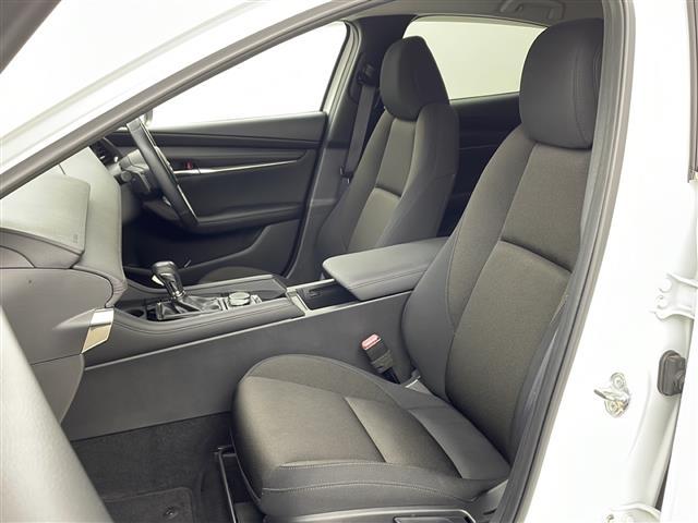 MAZDA3セダン XDプロアクティブ ツーリングセレクション 純正ナビ 全方位カメラ 衝突軽減ブレーキ レーダークルーズコントロール レーンキープアシスト パーキングセンサー パワーバックドア ヘッドアップディスプレイ ステアリングヒーター 純正ドラレコ ETC(13枚目)