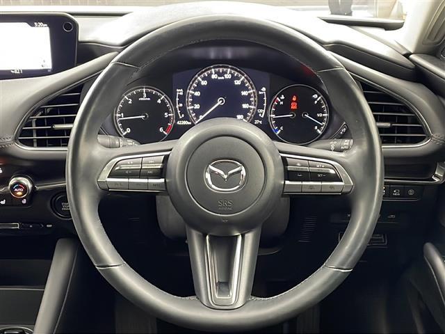 MAZDA3セダン XDプロアクティブ ツーリングセレクション 純正ナビ 全方位カメラ 衝突軽減ブレーキ レーダークルーズコントロール レーンキープアシスト パーキングセンサー パワーバックドア ヘッドアップディスプレイ ステアリングヒーター 純正ドラレコ ETC(18枚目)